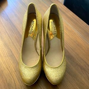MICHAEL Michael Kors Gold Platform Glitter Pump (Worn Once)